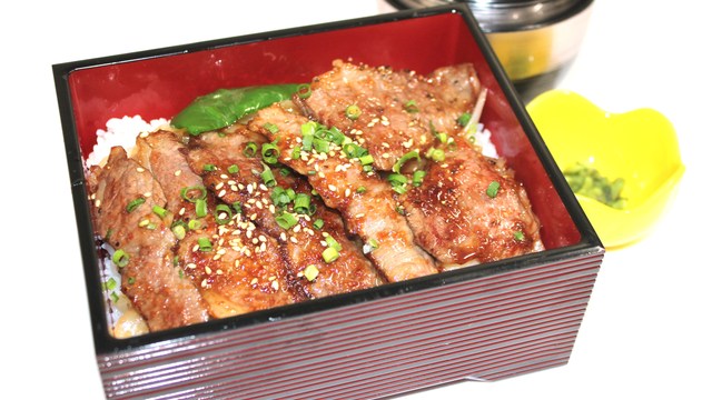 和牛サーロインステーキ重