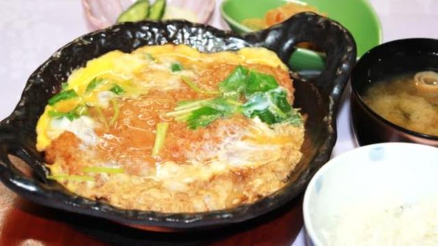 豚ヒレかつ煮定食