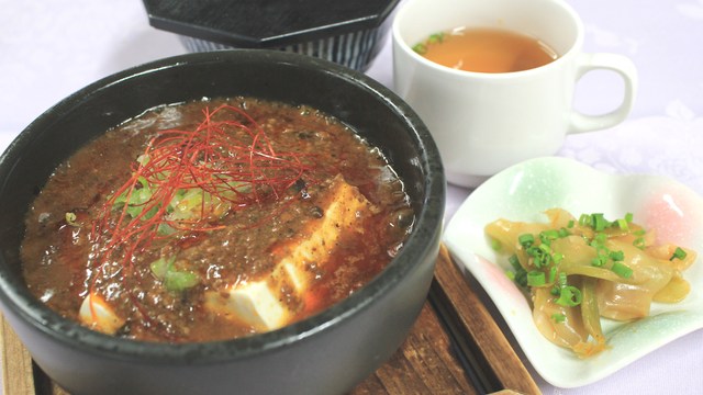 石焼き四川風麻婆豆腐